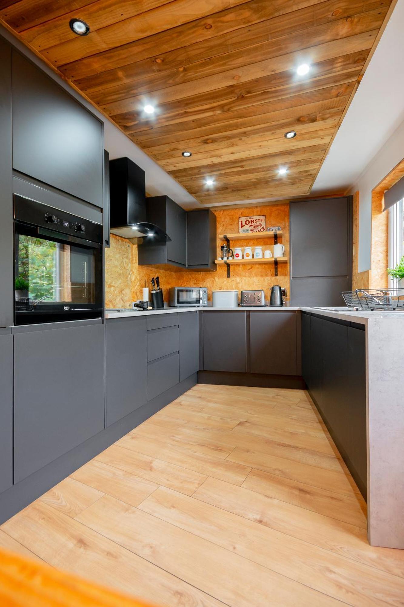 Riverside Great House In The Afan Forest Bike Park By Staystaycations Glyncorrwg Exterior photo