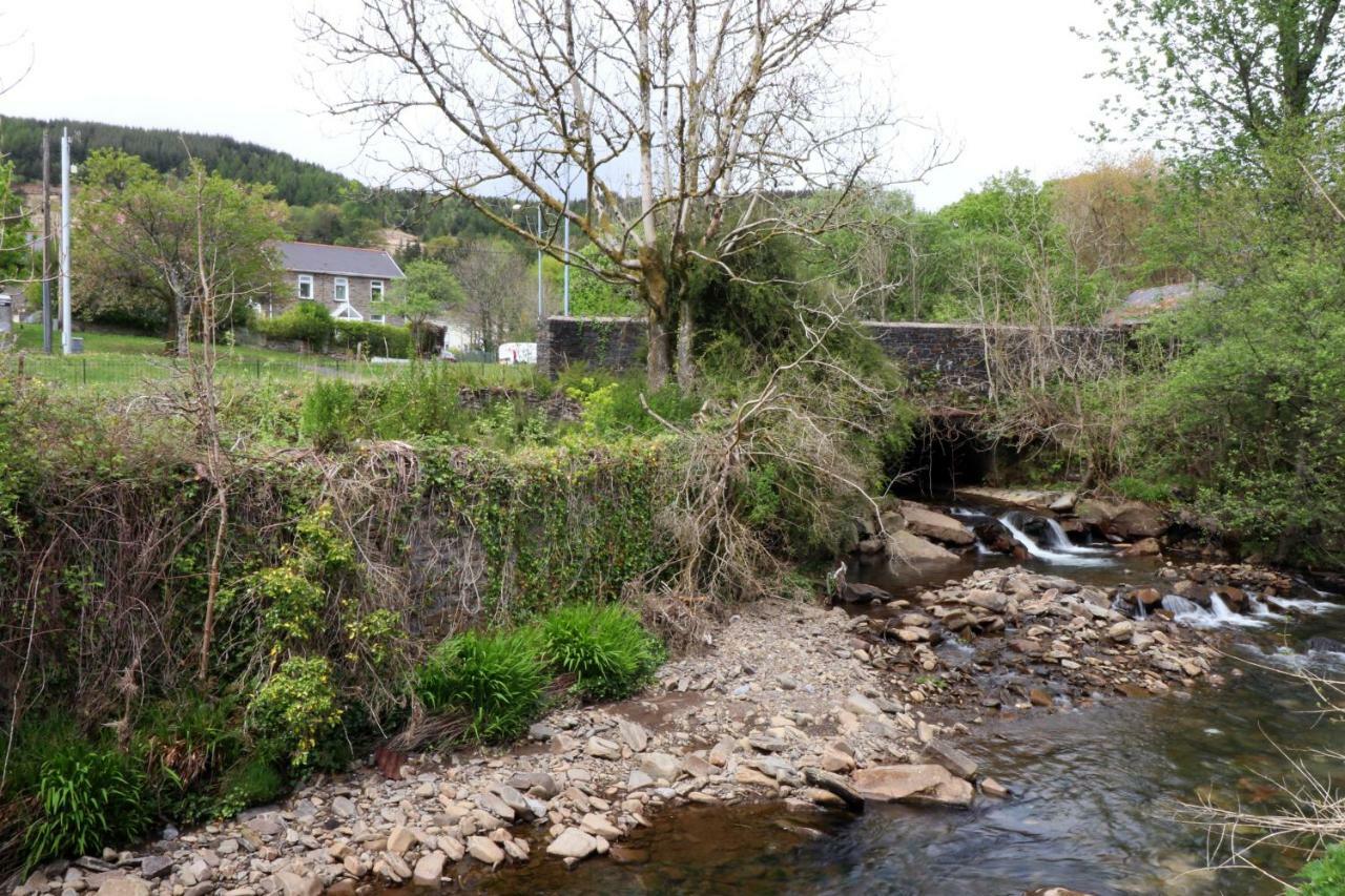 Riverside Great House In The Afan Forest Bike Park By Staystaycations Glyncorrwg Exterior photo